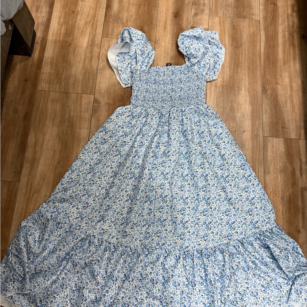 SHEIN emery rose plus size ditsy floral dress - Picture 4 of 12